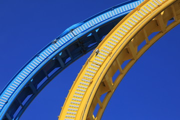 Achterbahn auf Kirmes/Jahrmarkt