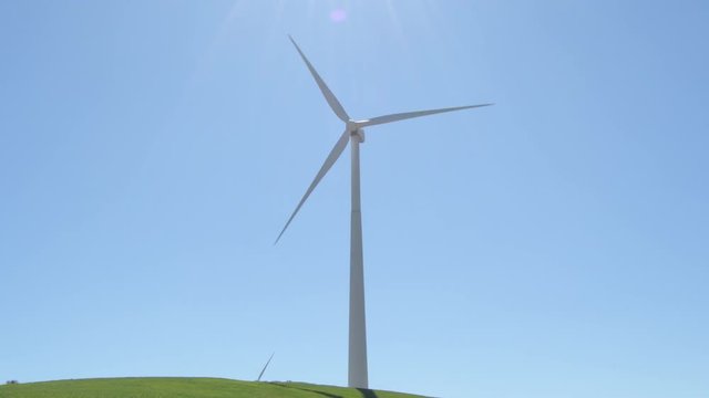 Wind turbine of renewable energy moving blades