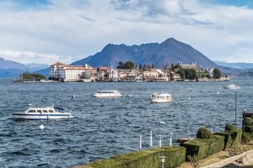 Fototapeta na wymiar Borromee Islands in Lake Maggiore