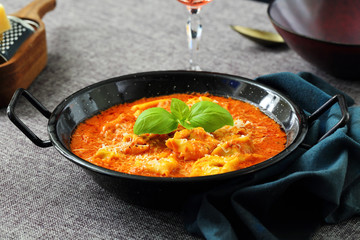 tortellini in zuppa crema di pomodoro