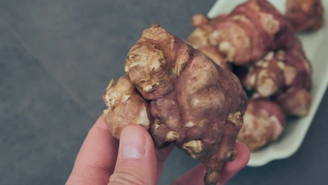 a plate full of Jerusalem artichoke.recommended foods for dieting,