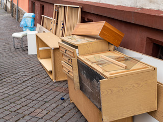 Hausrat Entsorgung am Straßenrand