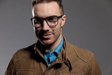 Fototapeta premium Focused fashion model curiously looking forward