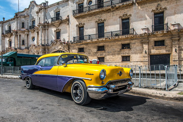 Fototapeta na wymiar Havana Cuba Classic Car