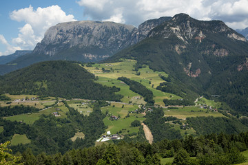 Fototapeta na wymiar Tyrol countryside