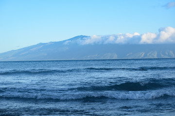 Naklejka na ściany i meble Ocean Mountain Hawaii