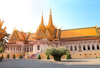 Fototapeta na wymiar Temple of Emerald Buddha, Royal Palace, Phnom Penh, Cambodia