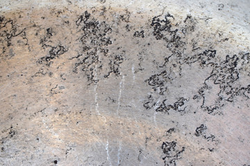 Aluminum that has been used In which the surface is rough and destroyed