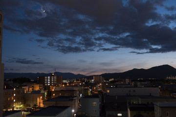 [札幌]日没後＿藻岩山と町明かり
