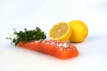 Raw Salmon Fillet with Lemon and Thyme