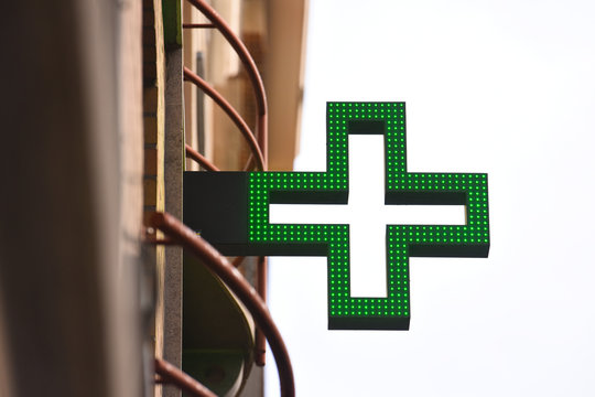 pharmacie pharmacien croix verte medicament