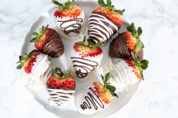 Obraz premium Chocolate dipped strawberries