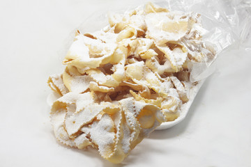 pasticceria di carnevale lattughe chiacchiere confezionate