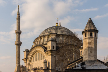 Fototapeta na wymiar View of the Nuruosmaniye Mosque - Ottoman mosque located t in Istanbul, Turkey