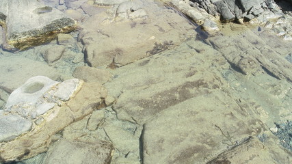 Relax contemplating the breaking of the waves and the mountainous horizon