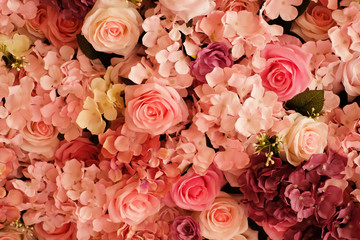 A combination of pink roses 1