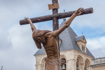 Leon, Spain. 4/19/2019. Pass in the Holy Week of Leon known as Santisimo Cristo de la Agonia, that leaves on Holy Friday. It is in the Square of San Isidoro - obrazy, fototapety, plakaty
