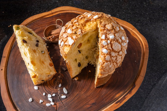 panetone artesanal fatiado em t&aacute;bua