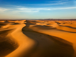 Fototapeta na wymiar Sand dunes in Sahara desert