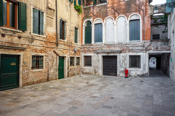 Fototapeta na wymiar Historic architecture and narrow streets in Venice