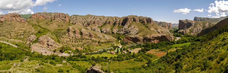 Fototapeta na wymiar Panorama - La Rioja - Viguera - Peña Bajenza - Felsenlandschaft