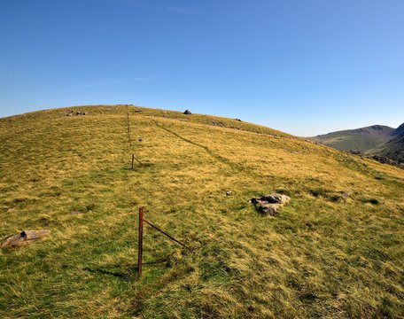 Looking stead to Pillar via the Fence posts