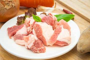 豚肉　角切り