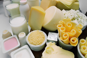 Laticínios e seus derivados, queijo, manteiga, requeijão e iogurte