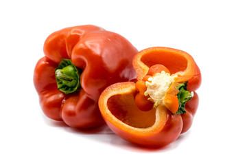 roter Paprika isoliert auf weißem Hintergrund