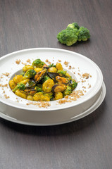 Gnocchi di patate e cozze con broccoli