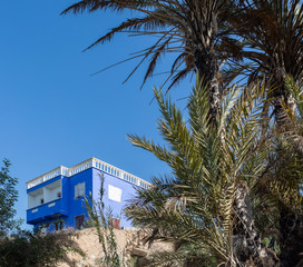 Blaues Haus in der Oase Ain Lahjar, Essaouira, Marokko