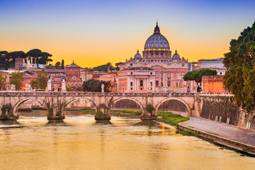 Fototapeta na wymiar Rome, Vatican - Basilica San Pietro sunset