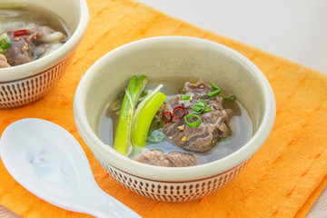 牛すね肉のスープ