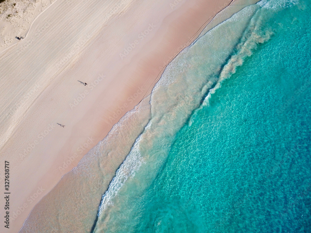 Wall mural The drone aerial view of horseshoe bay beach, Bermuda island