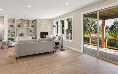 Fototapeta na wymiar Beautiful living room in new luxury home