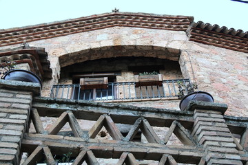 antiguas casas de pìedra en catalunya