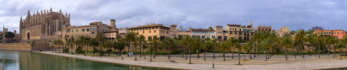 Fototapeta na wymiar Cathedral La Seu, Palma de Mallorca, Spain