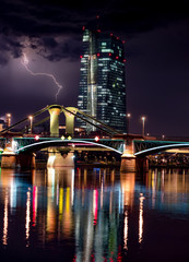 Abendszene Frankfurt am Main mit EZB