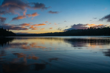 Fototapeta na wymiar colorful sunrise on a calm lake