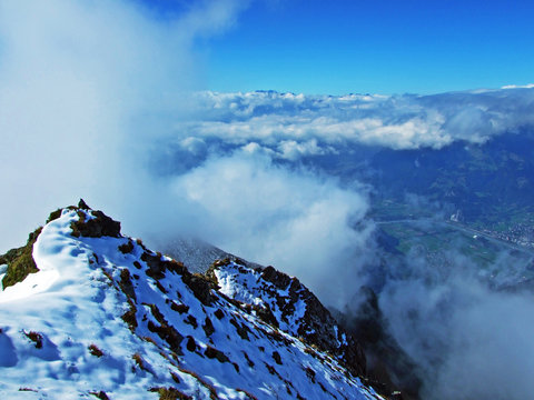 Above The Clouds - View Of The Rhine Valley (Rheintal) From The Ratikon Border Mountain Massif Or Rätikon Grenzmassiv, Mainfeld - Canton Of Grisons (Graubünden Or Graubuenden), Switzerland