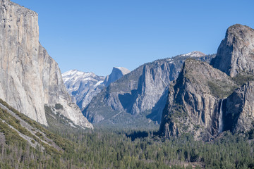 Fototapeta na wymiar Beautiful landscape with Half Dome in Yosemite National Park in California