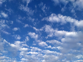 white color clouds in the blue sky
