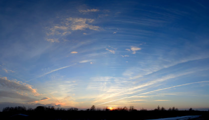 Fototapeta na wymiar Panorama of a very colorful sunset