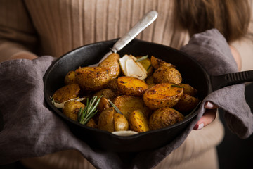 Roasted young potatoes with rosemary