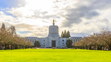Oregon State Capitol building - obrazy, fototapety, plakaty