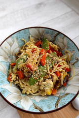 Noodles asiatici vegetariani