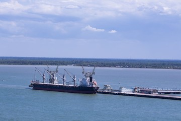 Container ship currently loading