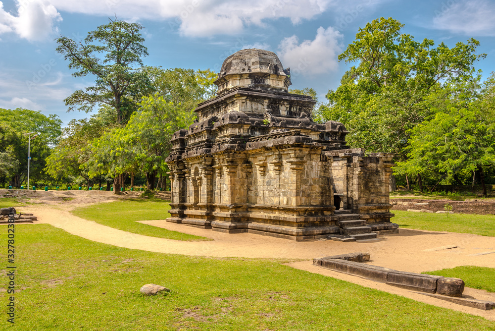 Wall mural View at the Shiva Dewalaya temple in Polonnaruwa - Sri Lanka