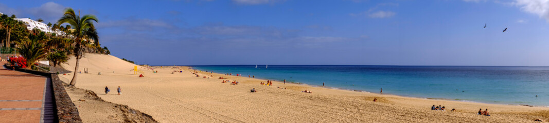 Blick von der Strandpromenade auf den Atlantik