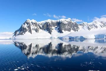 Fototapeta na wymiar Landscape around the Antarctic Peninsula, Palmer Archipelago, Antarctica